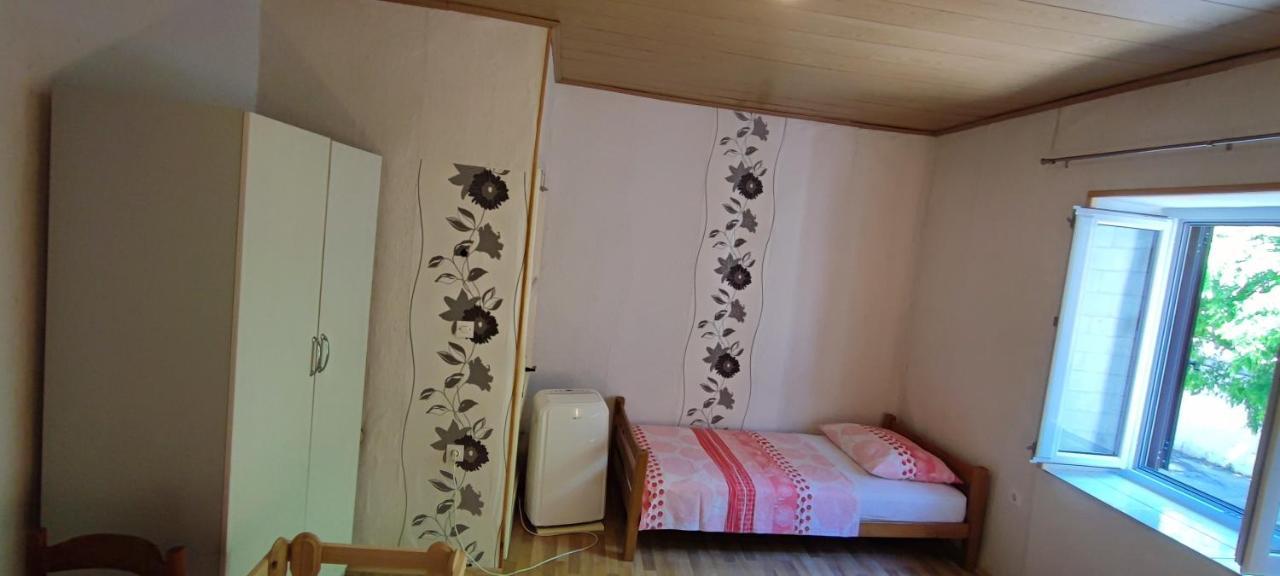 Studio Apartman Kastel Kambelovac Kaštela Eksteriør bilde